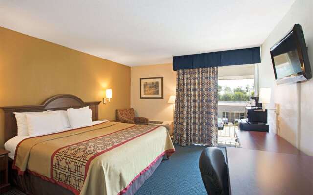 Days Inn by Wyndham Charlotte/Woodlawn Near Carowinds