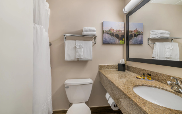 Best Western Plus Waltham Boston