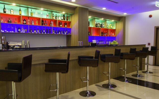 Holly Hotel Myanmar