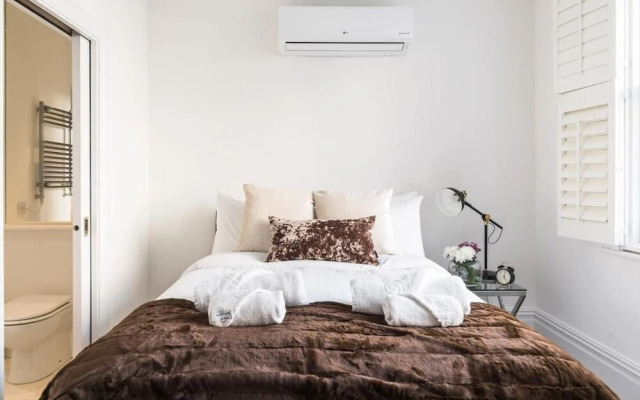 2 Bed - Very Convenient Location - South Terrace