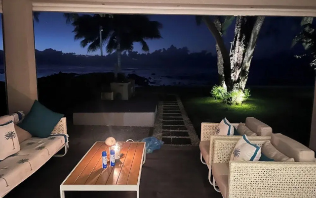 Black Reef Apartments