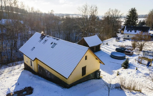 Villa in Rudnik With Private hot tub