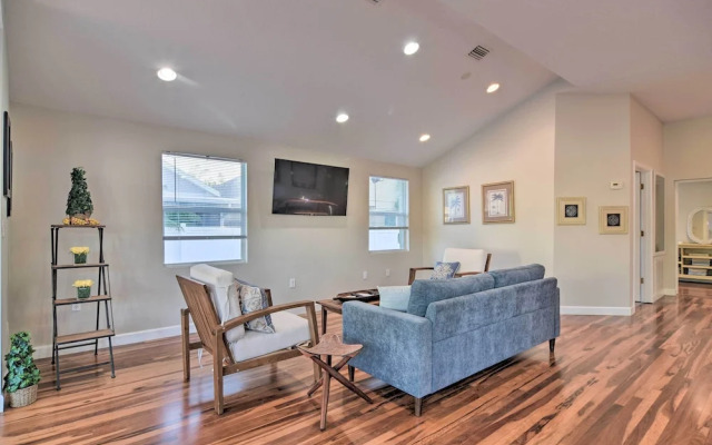 Vibrant Dunedin Getaway w/ Furnished Patio!