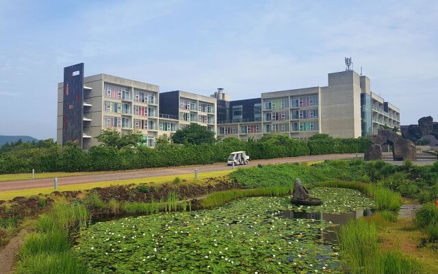 Phoenix Island Ocean Star Resort