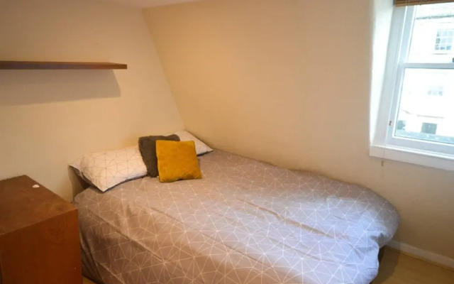 Central Cosy Flat In Great Location