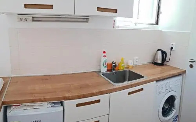 Hidden Gem close to hockey stadium with terrace