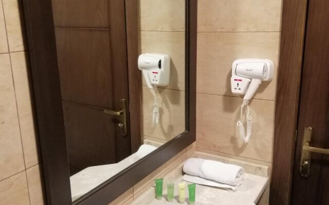 Seven Days Hotel