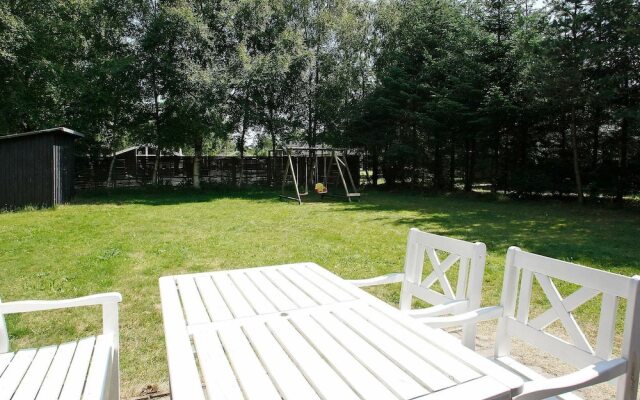 Modern Holiday Home With Indoor Whirlpool at Hals Jutland