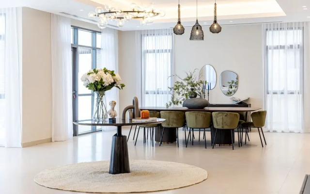 Luxurious 5 Bed Villa 60B Palm Jumeirah