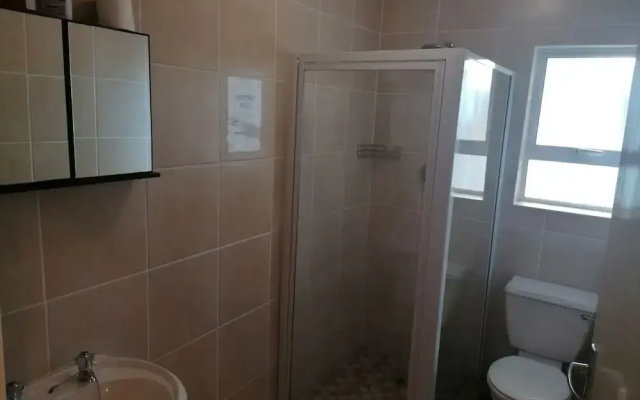 Inviting 3-bed House in Kempton Park