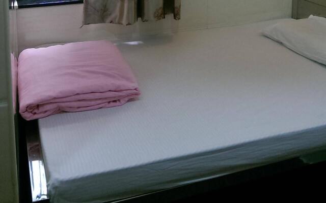 Hong Kong New York Guest House (TST Metro H Exit)