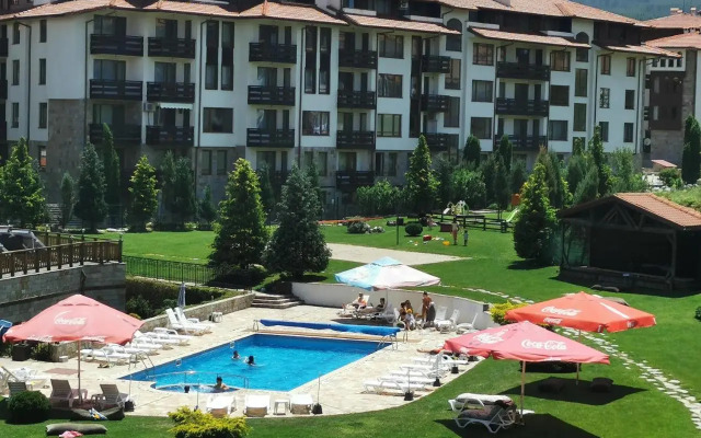 Sunny studio apartment - few steps from Gondola