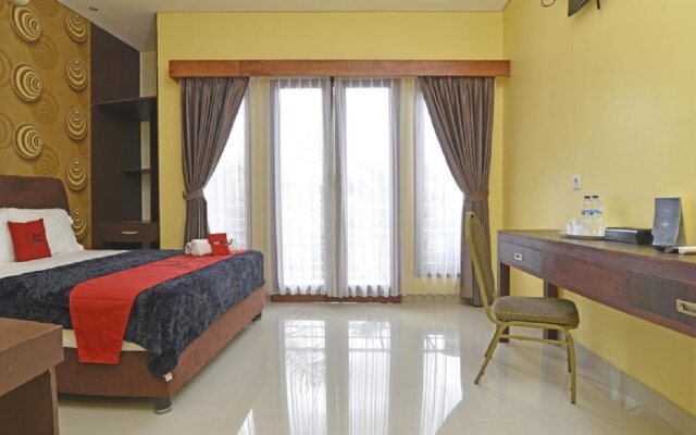 OYO 1836 Aeena Village