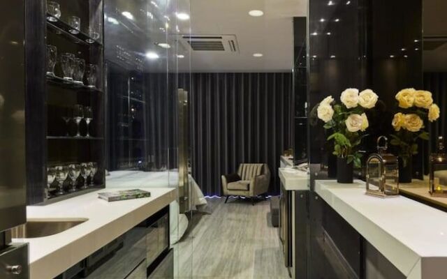 Hotel Paris Luxury Suites