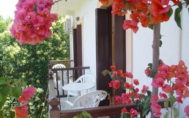Christos Guesthouse