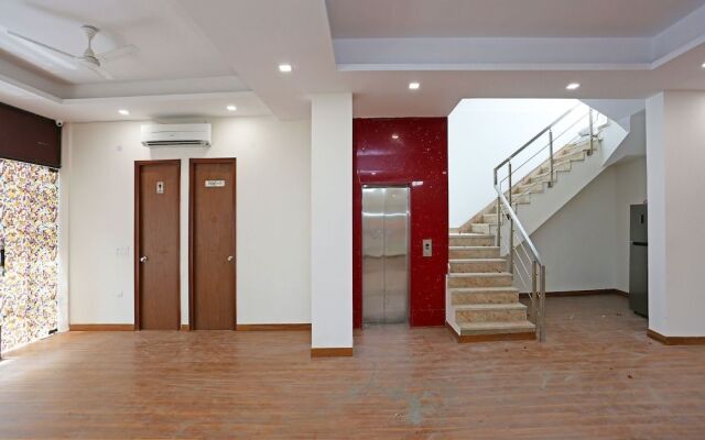 OYO 12692 Amexx Residency