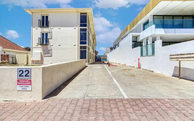 Unwind Esplanade Beach Escape no 10