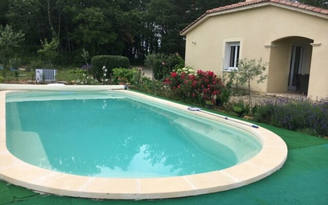 Luxury Villa in Cazals with Swimming Pool