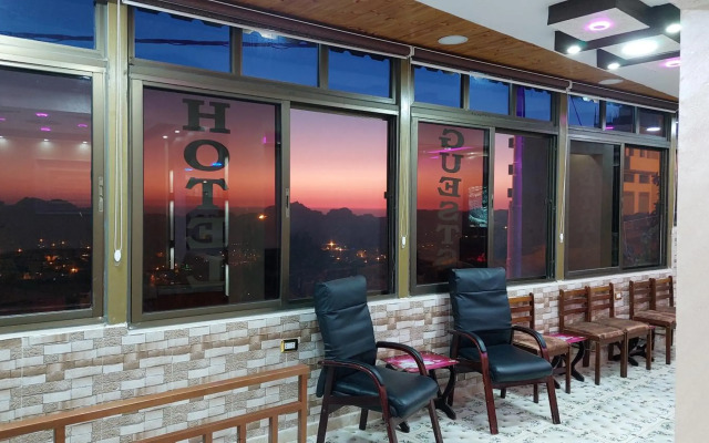 Petra Guests Hotel