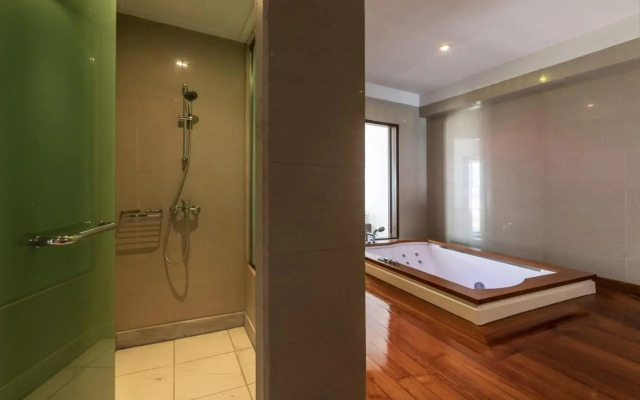 Louis Apostolata Resort and Spa