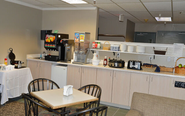 The Great Falls Inn by Riversage