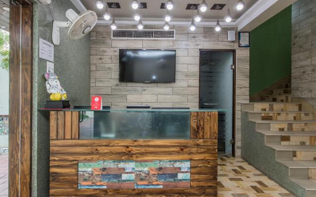 Vaccinated Staff- Capital O 15445 Hotel Sheekhar Inn