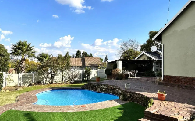 The Valley, tranquil 3 bedroom home with pool
