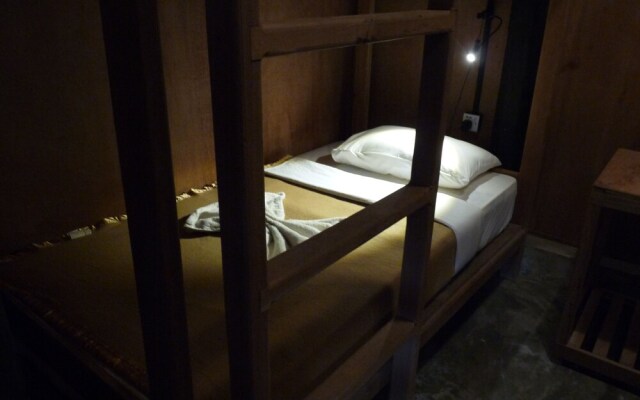 Hardwood Lodge - Hostel