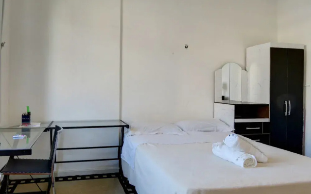LinkHouse Beautiful High Floor 1-BDR c2-0036