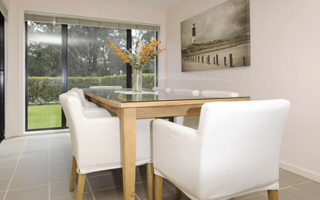 Government Road, 2/161