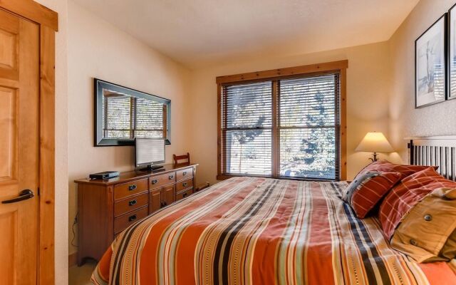 Trapper's Crossing #8780