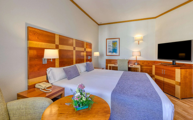 Отель Senator Parque Central