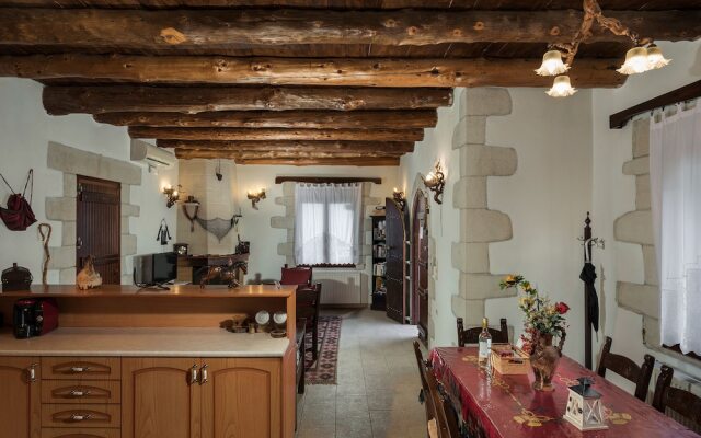 Villa Aloni-traditional Stone Villa With Nice View,pool and Garden