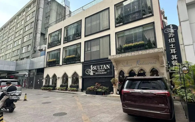 YOYO International Apartment