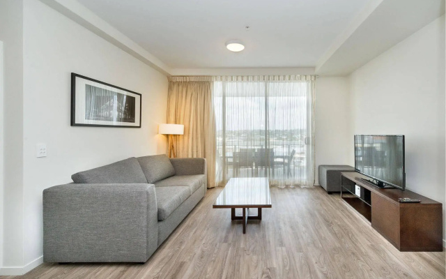 Empire Apartment Hotel