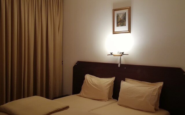 Viccini Suites Hotel