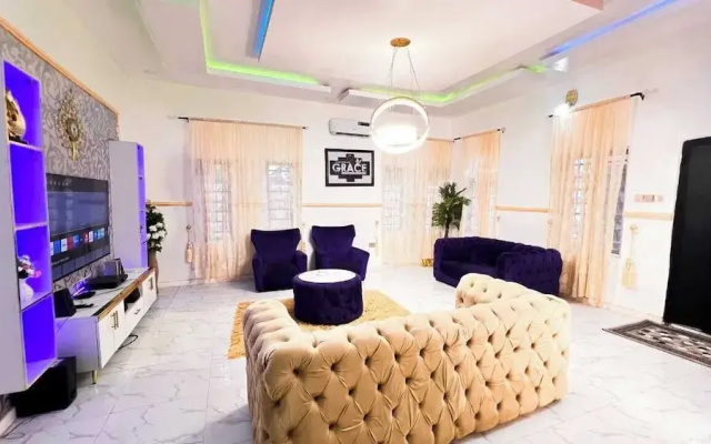 Danny's Shortlet Apartment