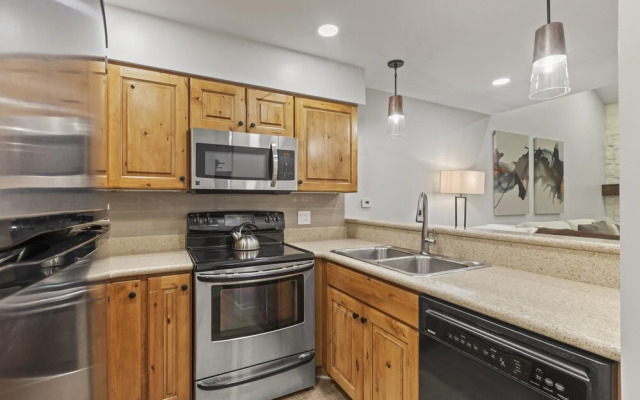 Snow Flower 078 3 Bedroom Condo by RedAwning