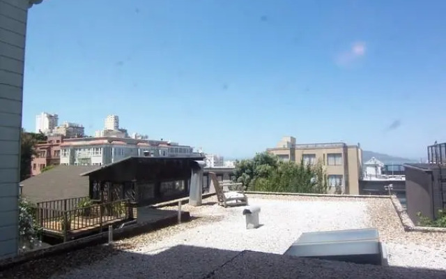 AMSI Russian Hill (AMSI-SF.RHML074A)