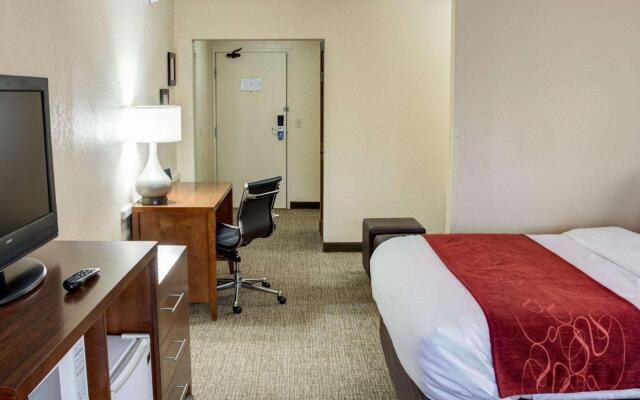 Comfort Suites Omaha