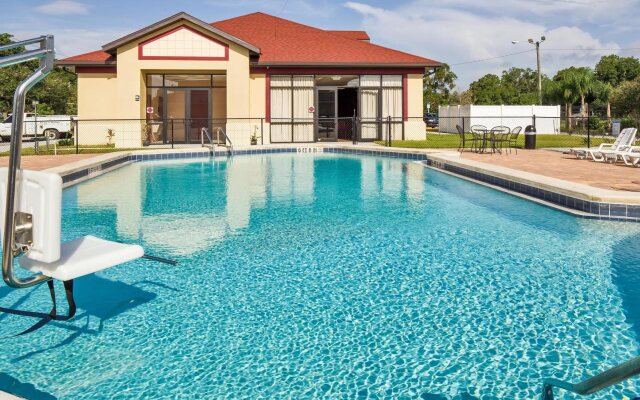Maingate Florida Hotel