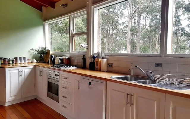 Eaglehawk Rainforest Retreat