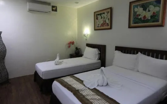 Luljettas Place Garden Suites