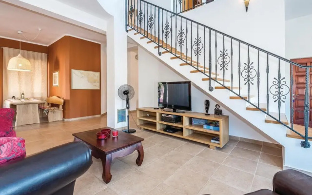 Stunning Home in Sibenik With Wifi and 5 Bedrooms