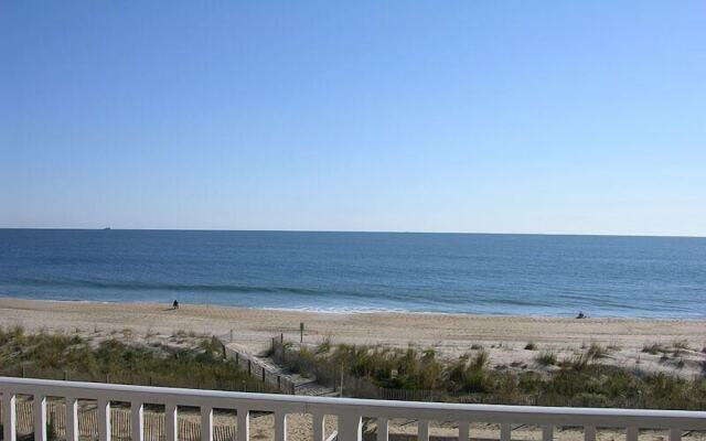 Beachmark 3F - 1 Bedroom Condo by RedAwning