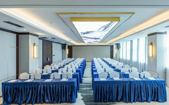 Rezen Dong Hotel (Baoding Passenger Transport Center Yuhua Road Branch)