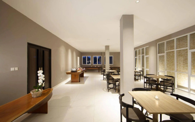 OYO Flagship 90726 The Regia Cihampelas Hotel Band