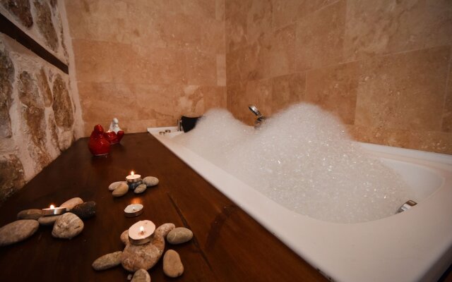 Villa Reyyan by Helaltatilvillari