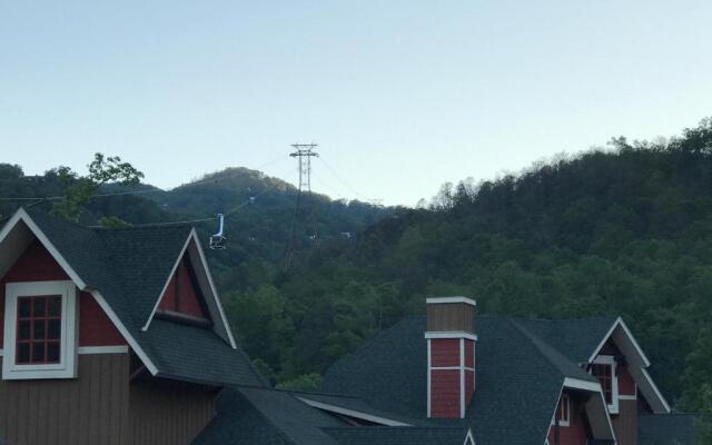 Downtown Gatlinburg Apartment