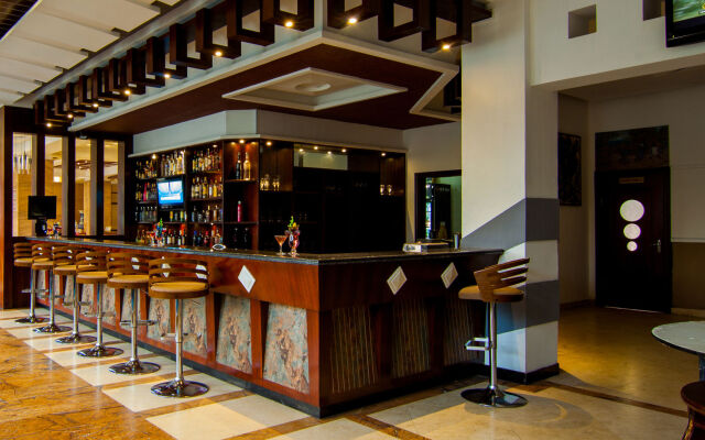 Best Western Plus Paramount Hotel